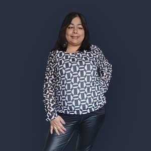 Black and White Graphic Long Sleeve Blouse